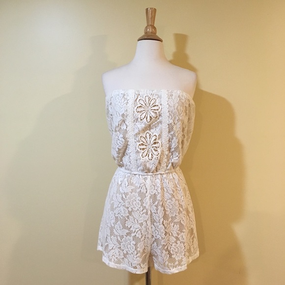 Boho Ivory Romantic Floral Crochet Lace Strapless Romper - Picture 3 of 5